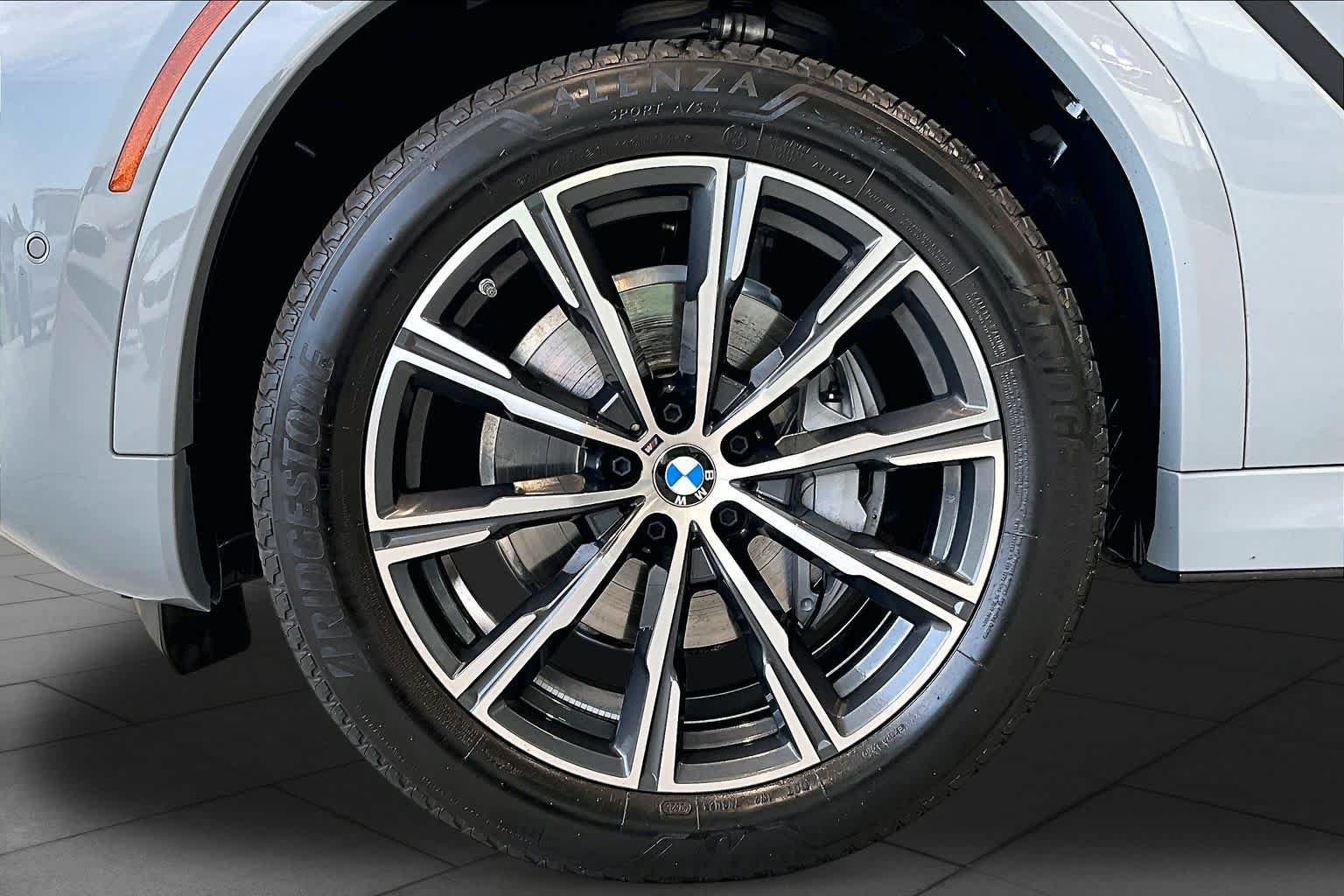 Used 2026 BMW X6 xDrive40i AWD/4WD image 10