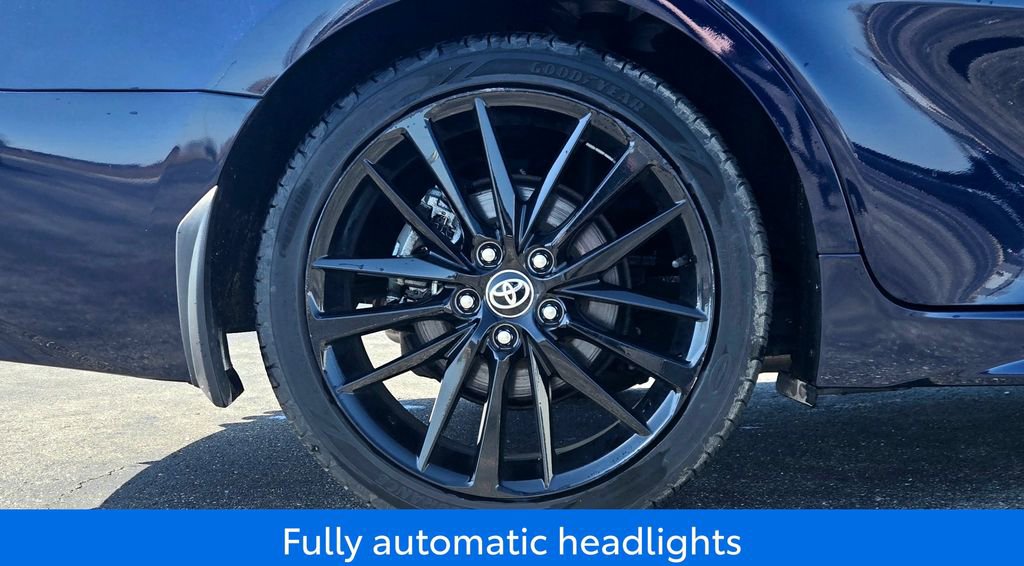 Used 2021 Toyota Camry XSE w/ Navigation Upgrade Package FWD image 9