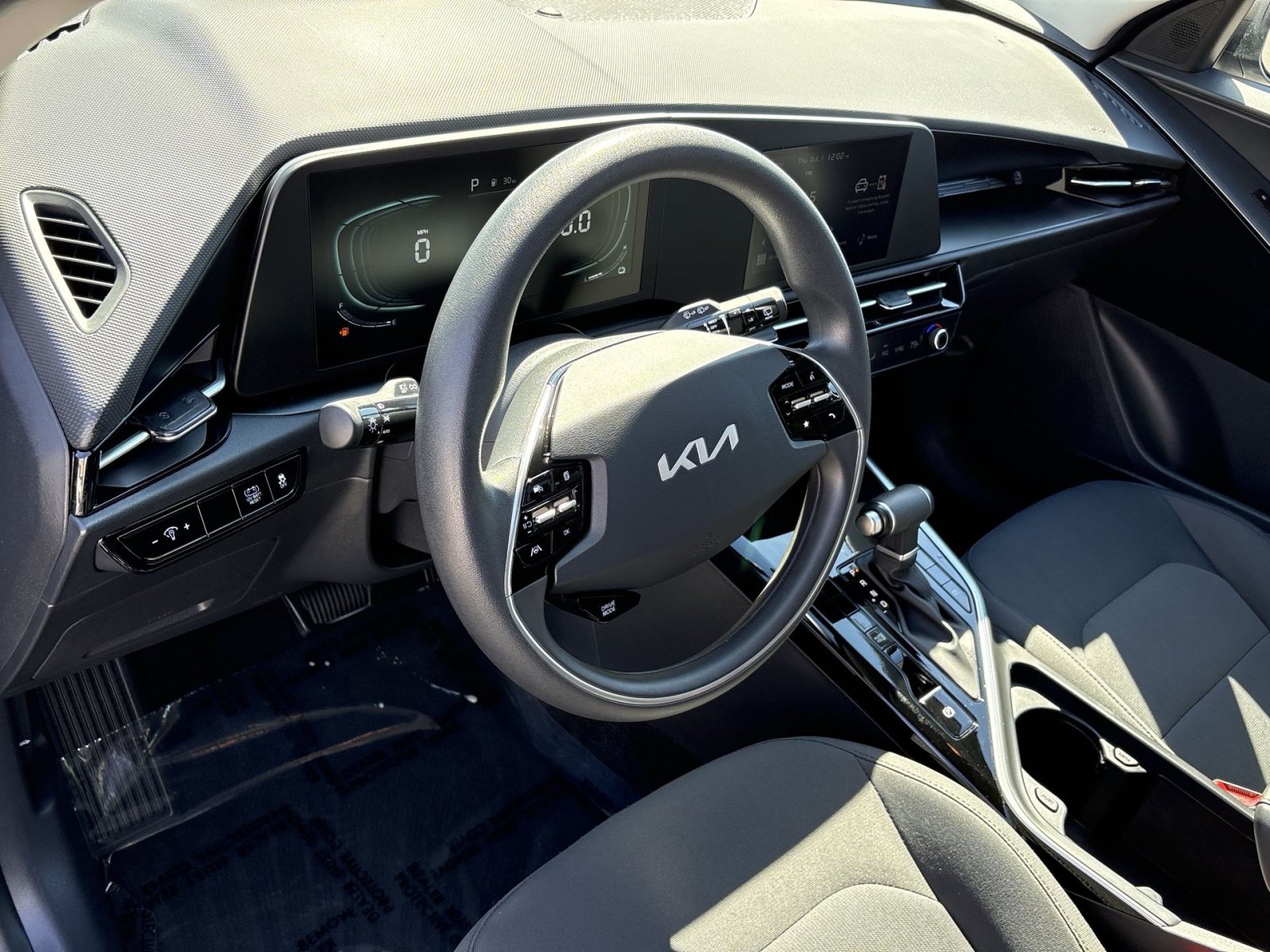 Used 2025 Kia Niro LX FWD image 16