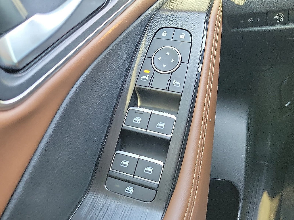Used 2025 Nissan Rogue Platinum w/ Platinum Premium Package AWD/4WD image 14