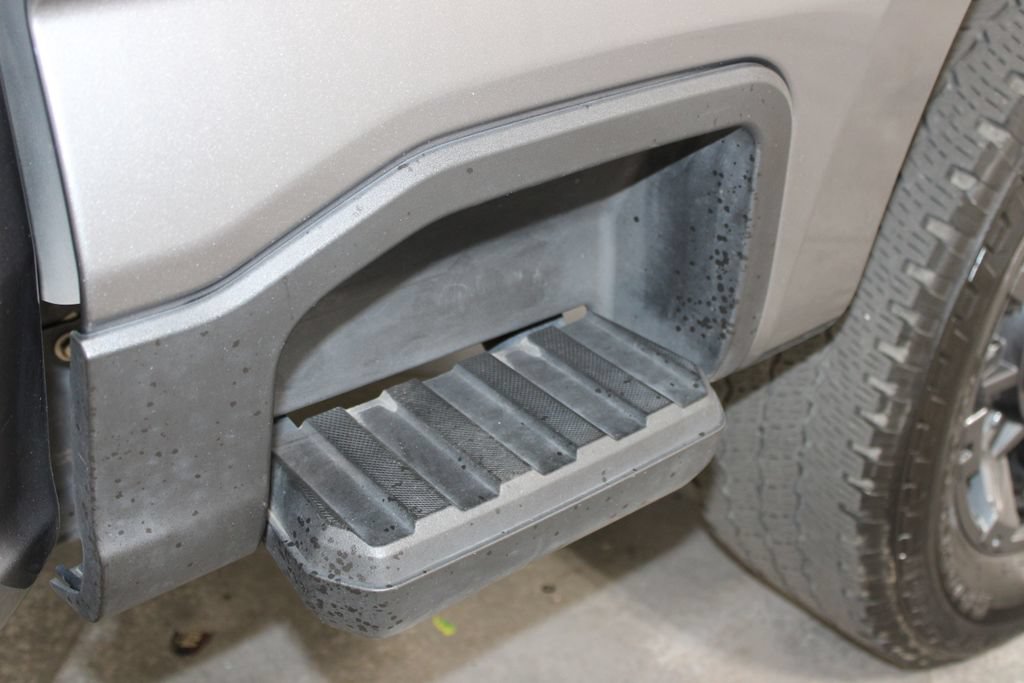 Used 2024 Ford F350 Lariat w/ Sport Appearance Package AWD/4WD image 18
