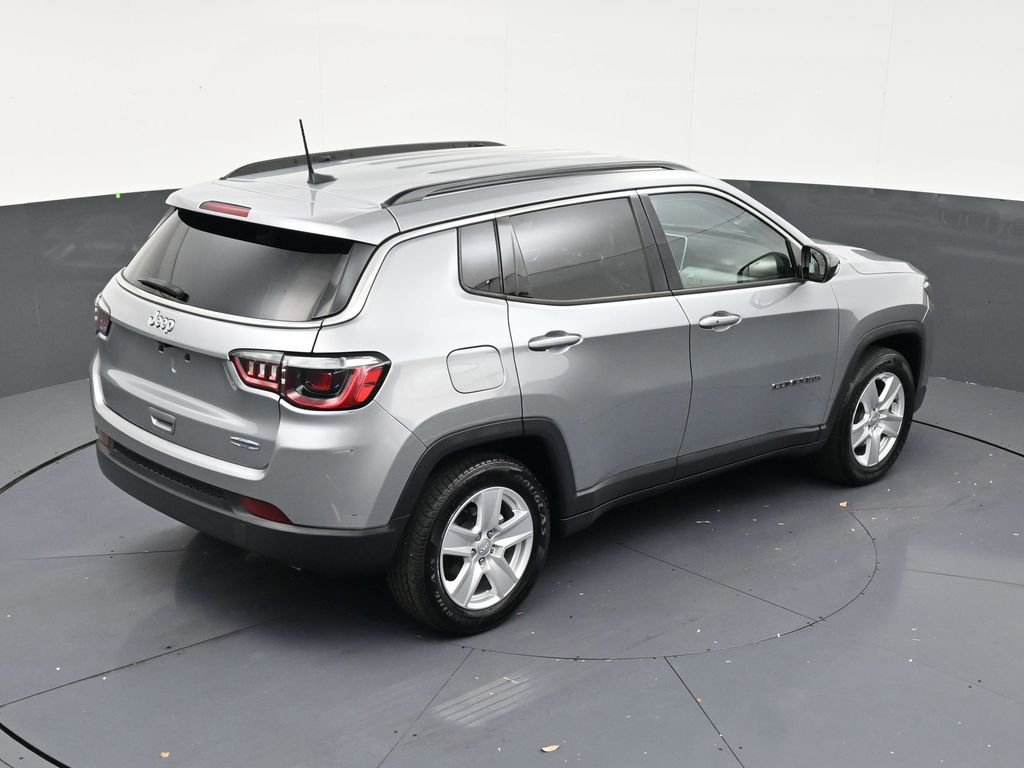 Used 2022 Jeep Compass Latitude FWD image 17