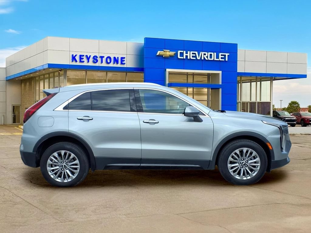 Used 2024 Cadillac XT4 Premium Luxury FWD image 5