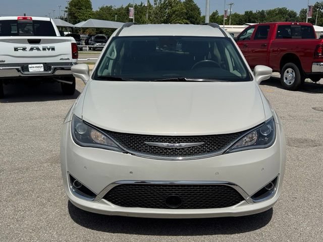 Used 2020 Chrysler Pacifica Touring-L Plus FWD image 2