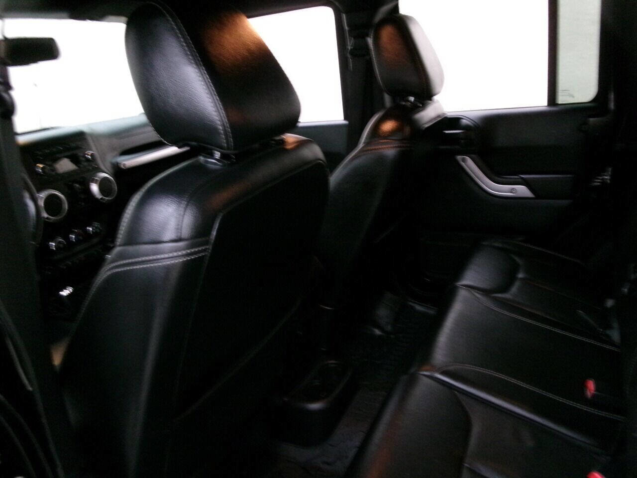 Used 2016 Jeep Wrangler Unlimited Rubicon image 17