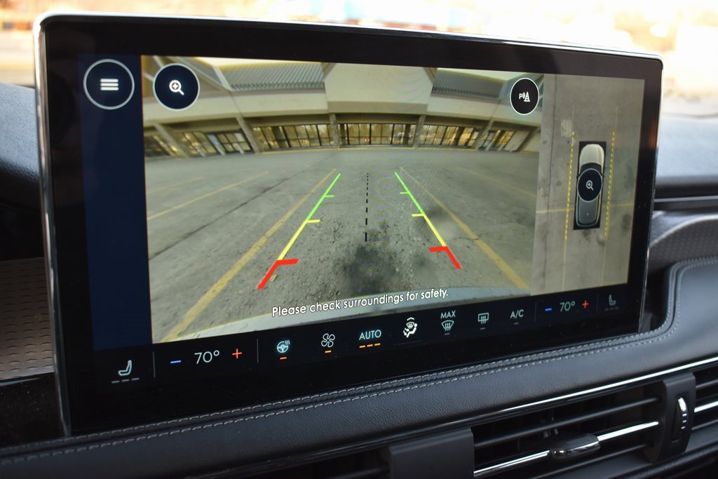 Used 2025 Lincoln Corsair Reserve image 12