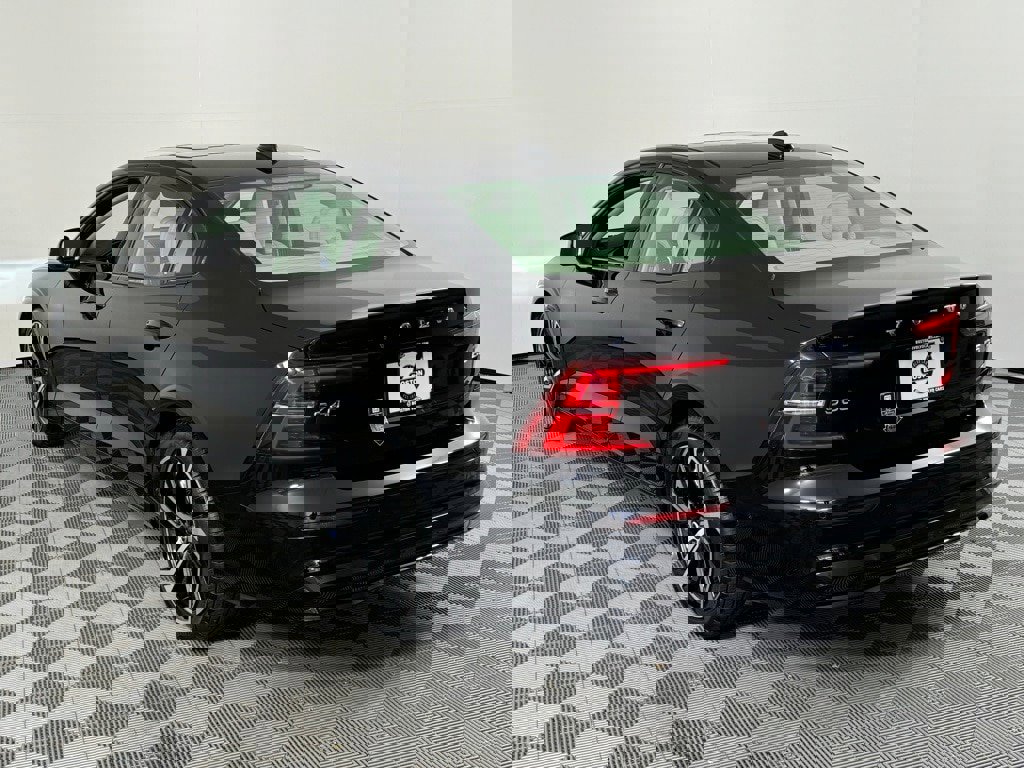 New 2024 Volvo S60 B5 Plus w/ Climate Package image 9