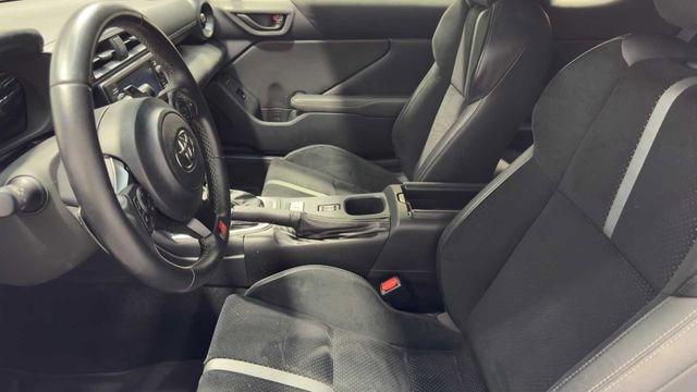 Used 2022 Toyota GR86 Premium image 17