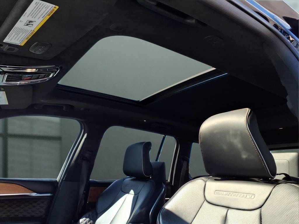 Certified 2023 Jeep Grand Cherokee Summit AWD/4WD image 15