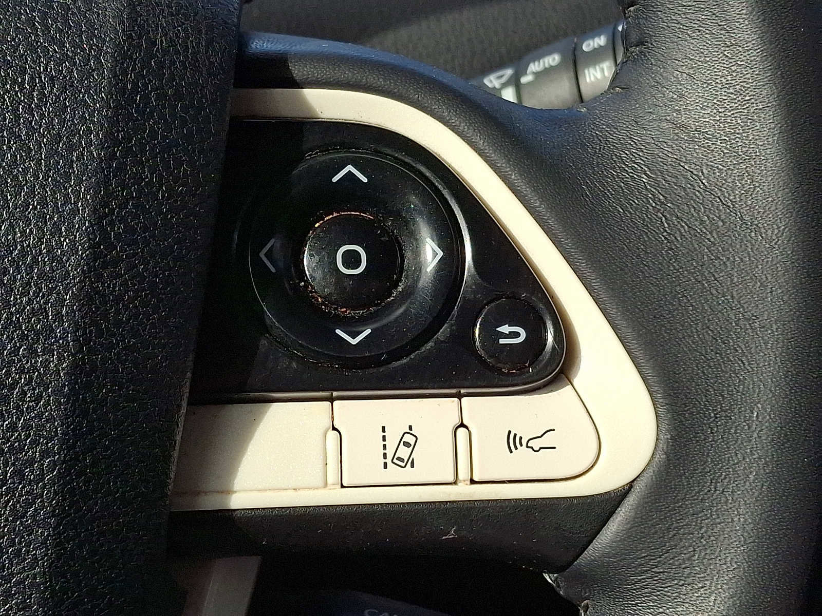 Used 2018 Toyota Prius Four Touring image 18