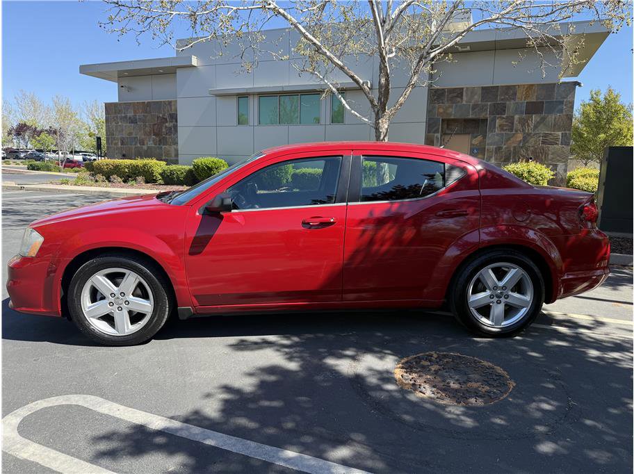 Used 2013 Dodge Avenger SE image 4