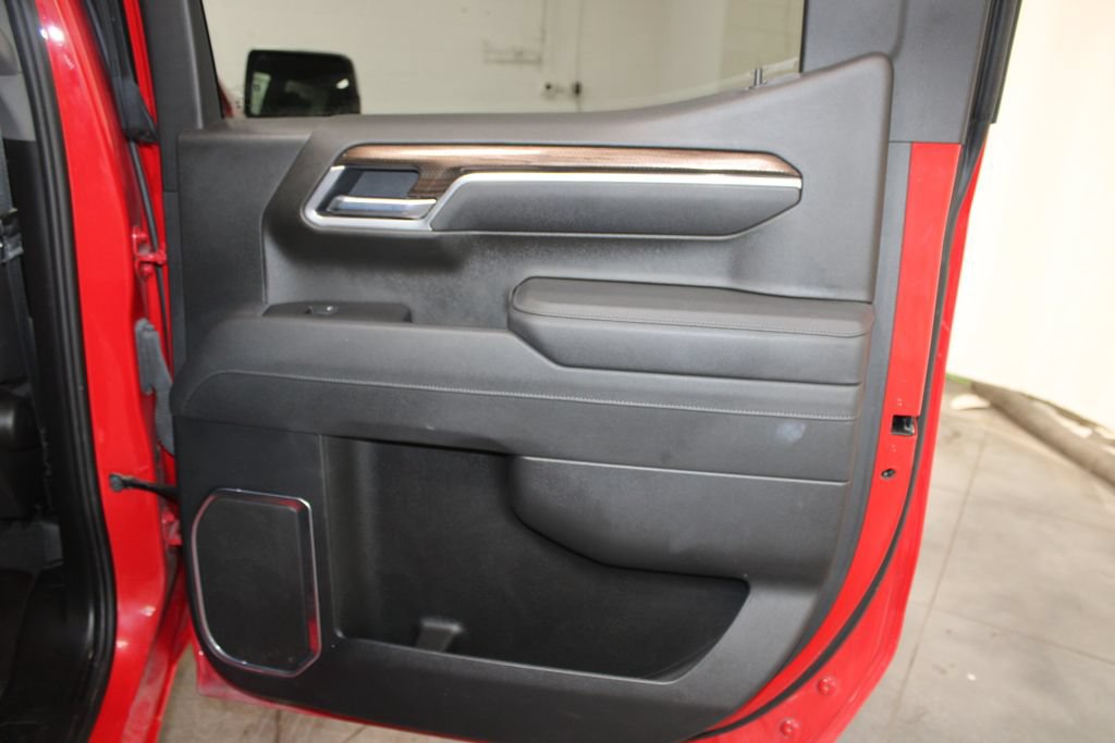 Used 2025 Chevrolet Silverado 1500 LT AWD/4WD image 33