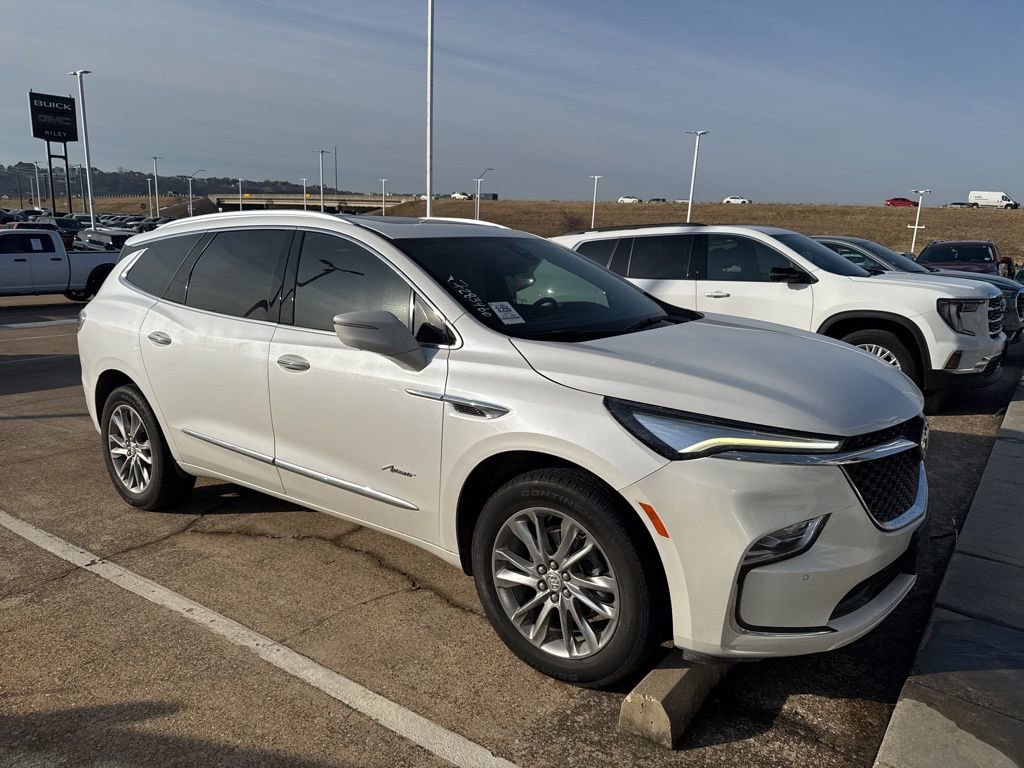 Used 2023 Buick Enclave Avenir w/ Avenir Technology Package image 3