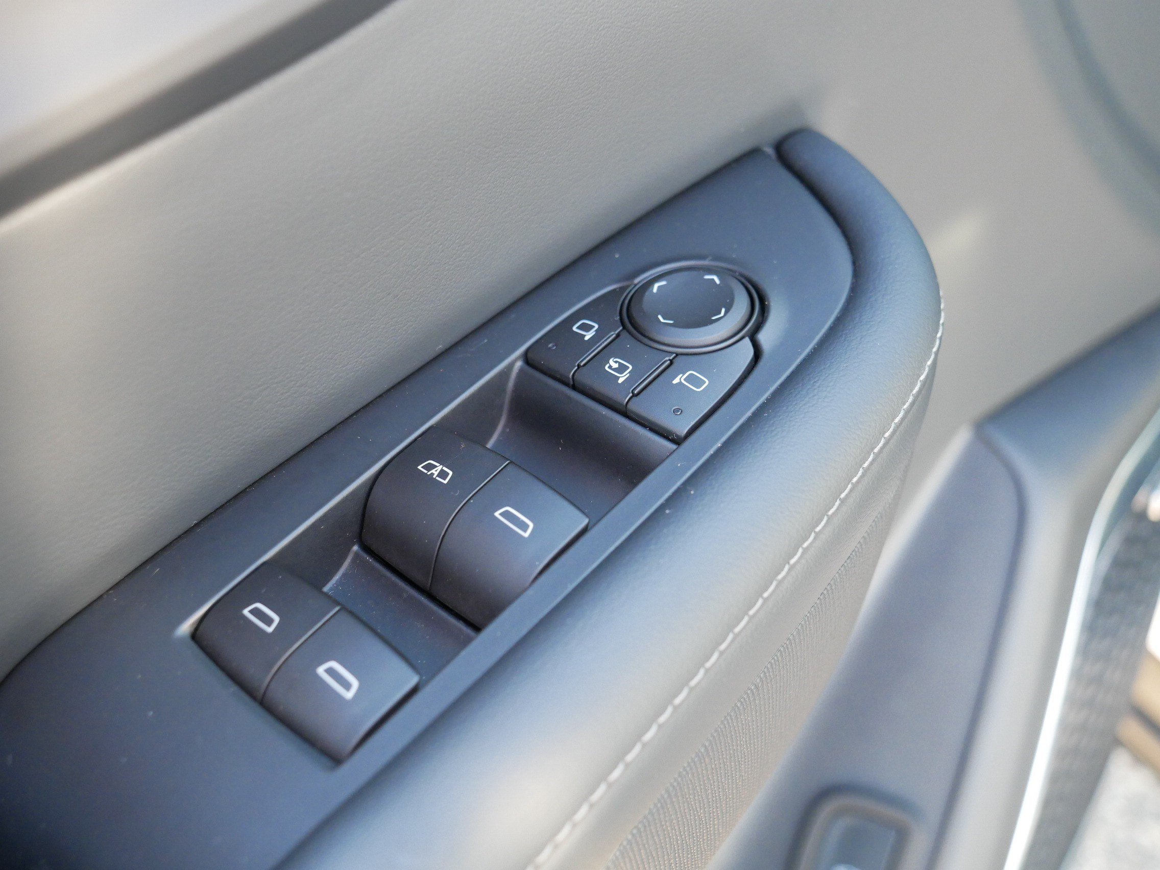 Used 2026 Buick Enclave Preferred AWD/4WD image 19