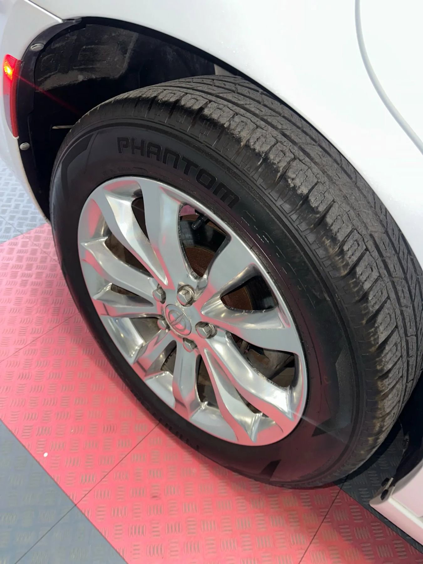 Used 2016 Chrysler 300 Limited image 37