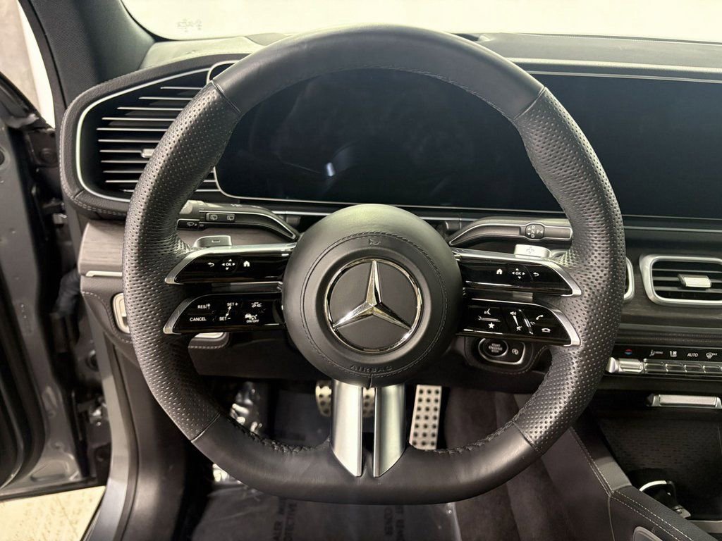 Used 2024 Mercedes-Benz GLS 450 4MATIC image 12