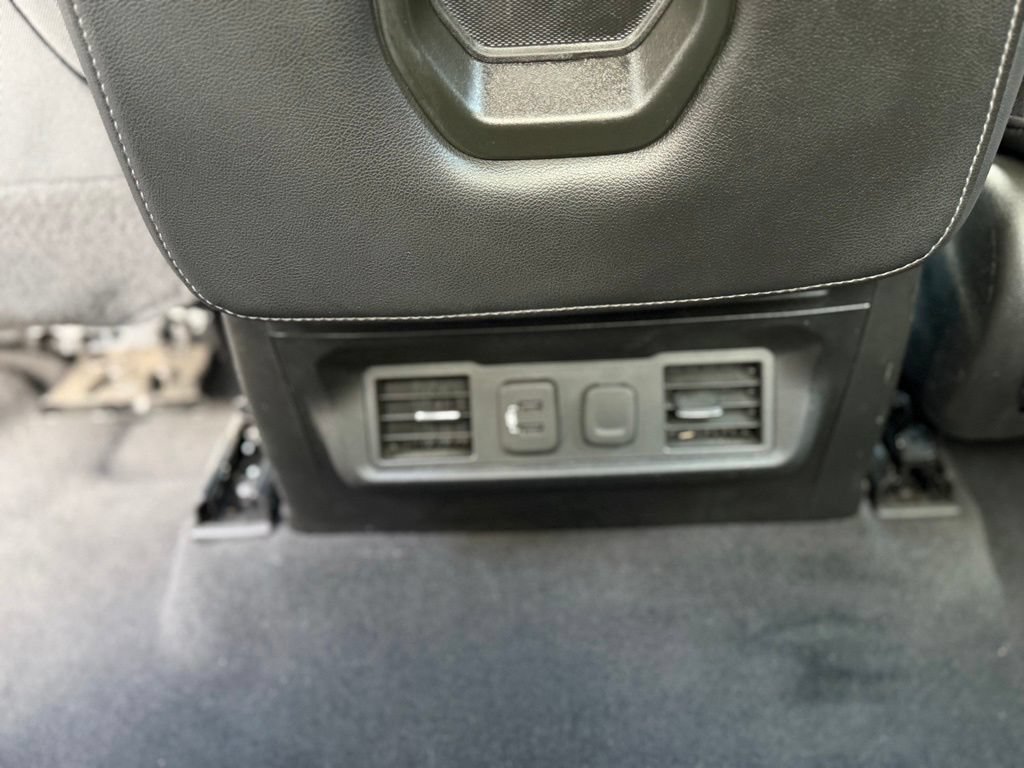 Used 2020 Chevrolet Silverado 1500 LT w/ Convenience Package AWD/4WD image 21