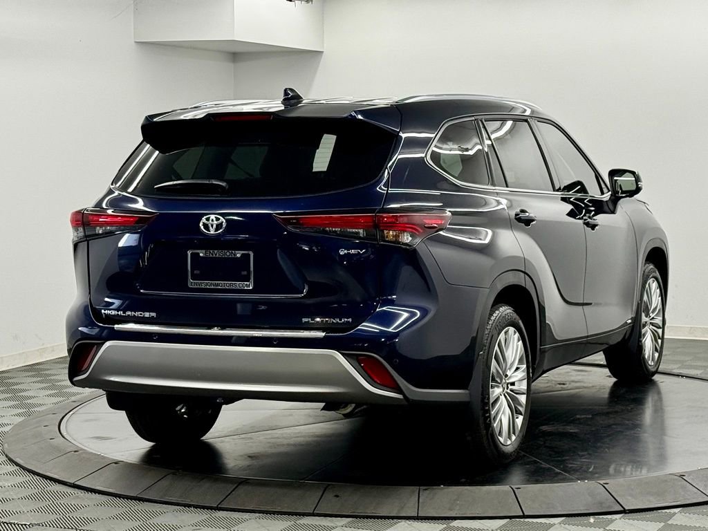 Used 2026 Toyota Highlander Platinum AWD/4WD image 10
