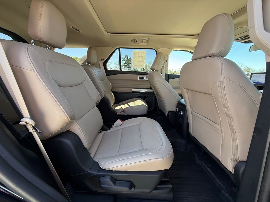 Used 2021 Ford Explorer Limited w/ Equipment Group 301A image 34