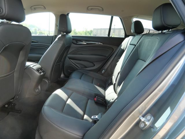 Used 2018 Buick Regal Essence w/ Driver Confidence Package #1 AWD/4WD image 13