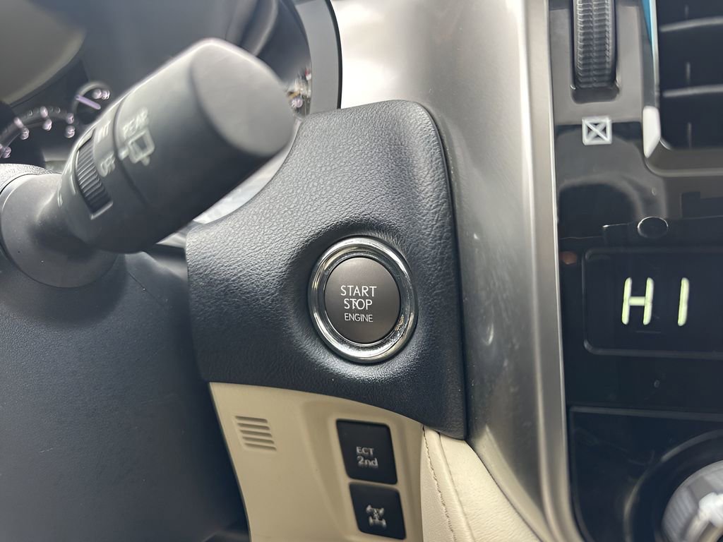 Used 2022 Lexus GX 460 Premium w/ Premium Plus Package image 25