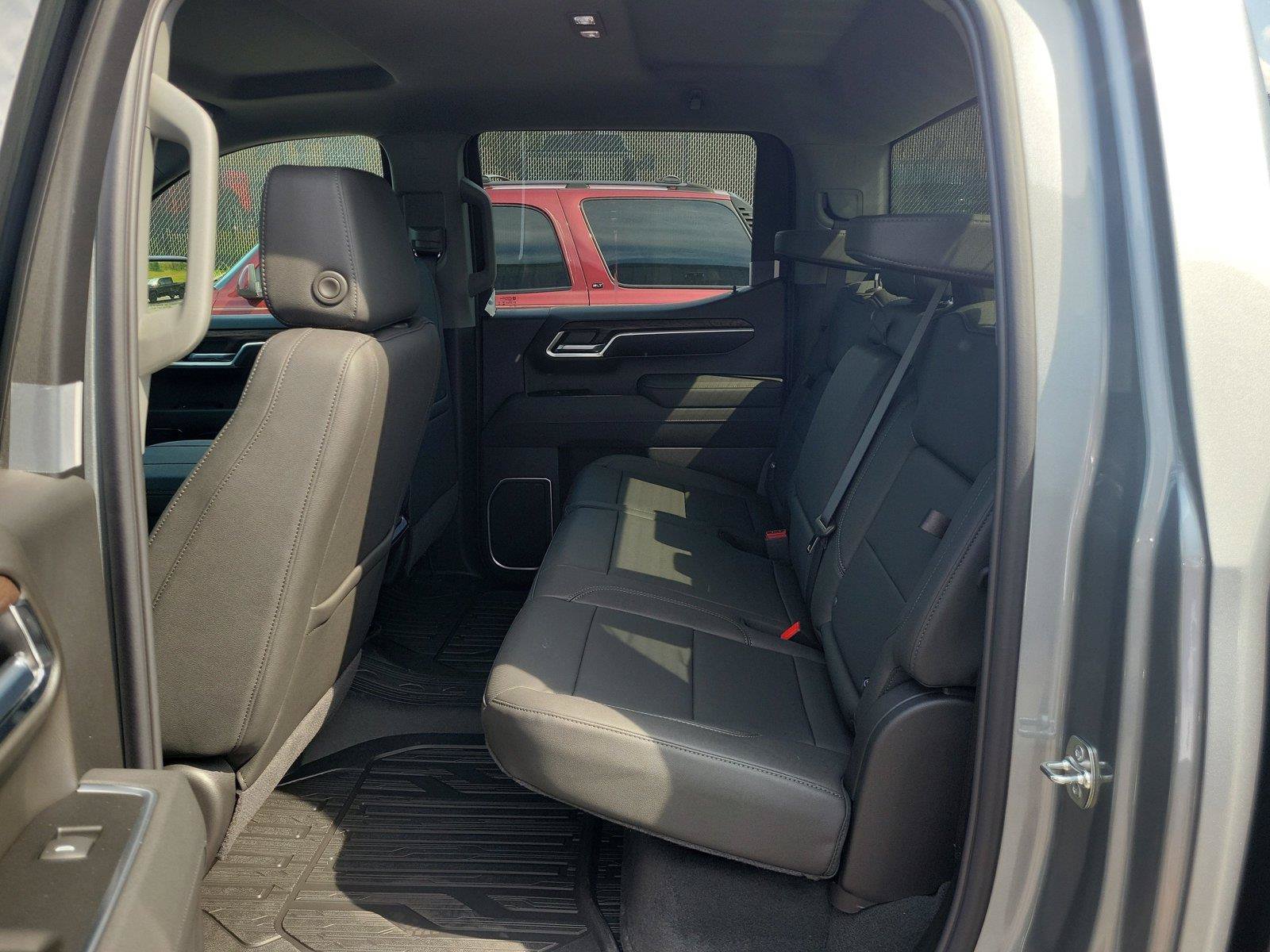 New 2026 GMC Sierra 1500 SLT w/ SLT Premium Package AWD/4WD image 11