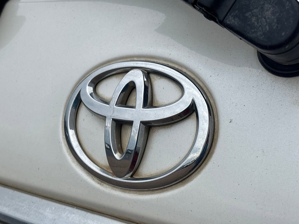 Used 2014 Toyota Sequoia Platinum RWD image 32