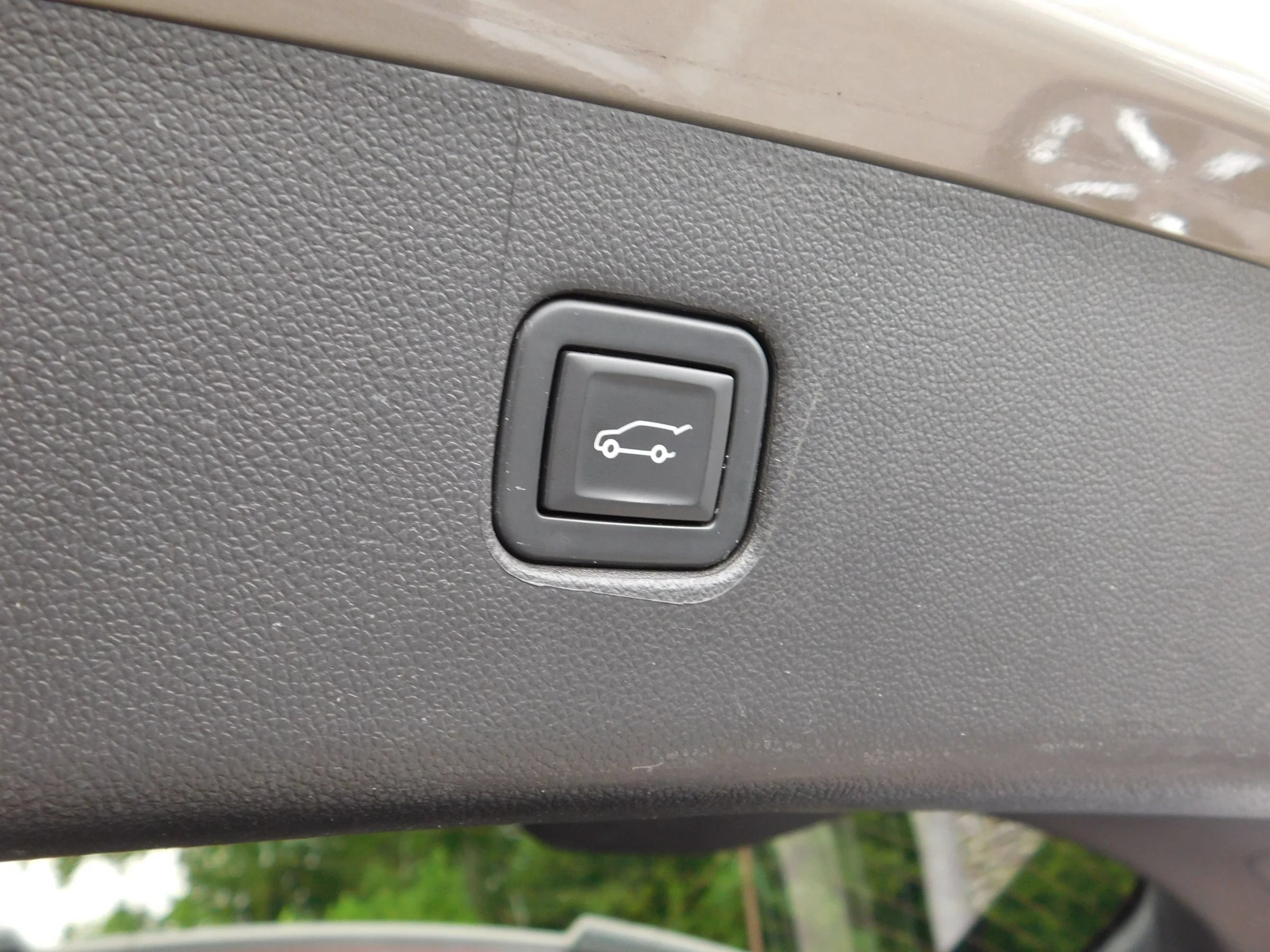 Used 2021 Chevrolet Blazer RS w/ Enhanced Convenience Package AWD/4WD image 9