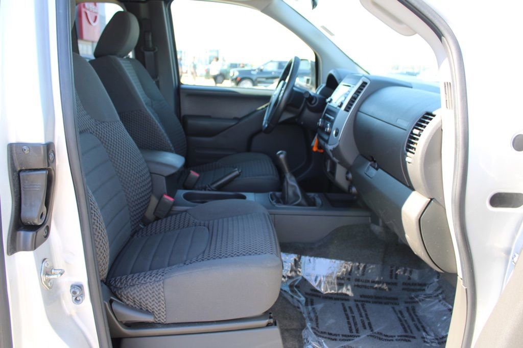 Used 2017 Nissan Frontier SV image 19