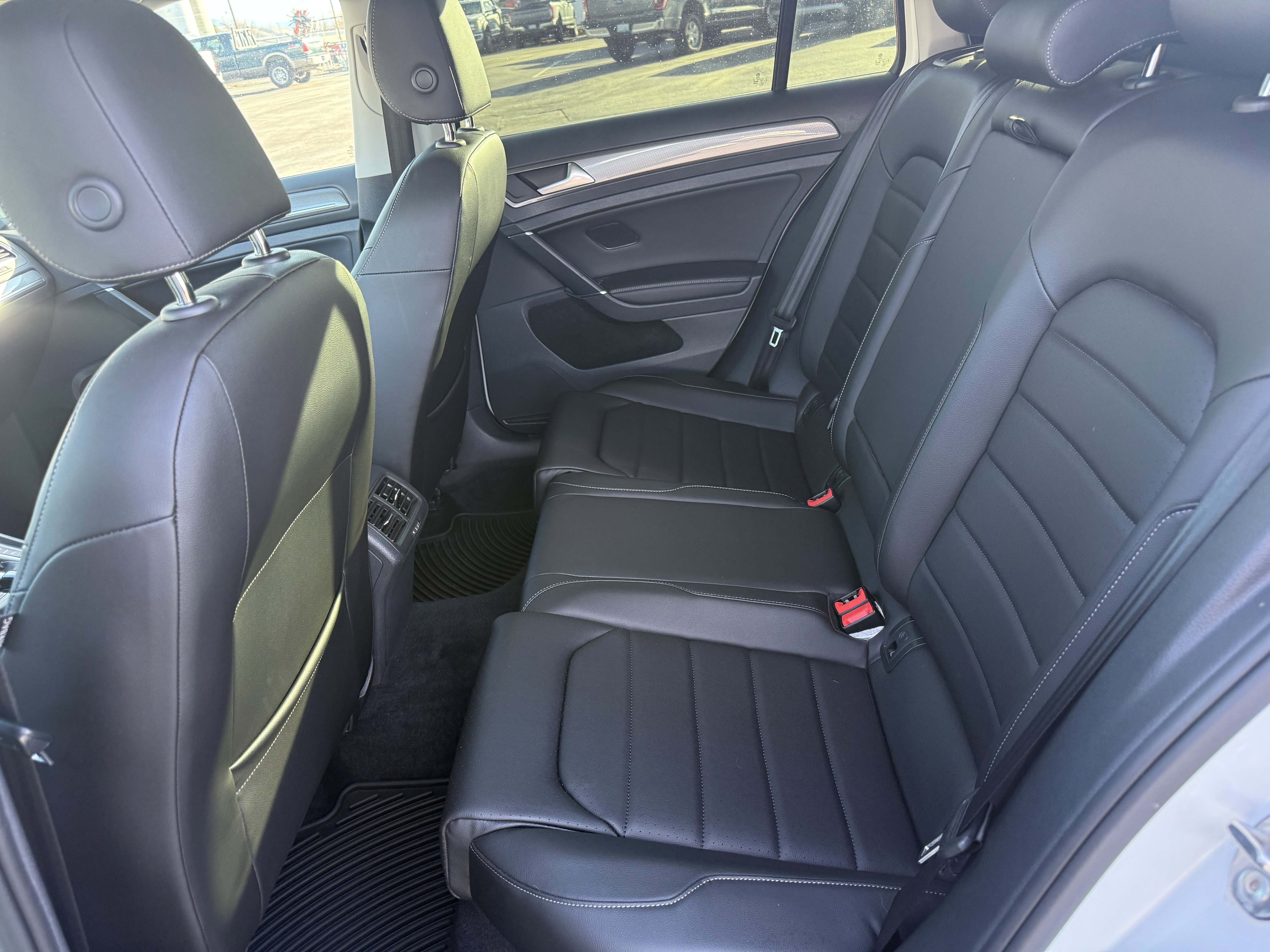 Used 2018 Volkswagen Golf Alltrack SEL image 8