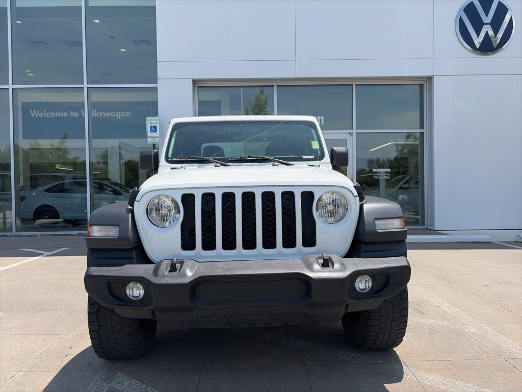 Used 2022 Jeep Gladiator Sport AWD/4WD image 2