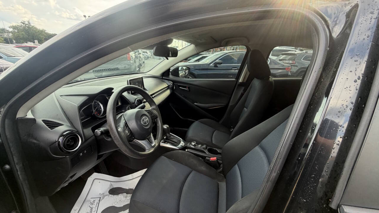 Used 2016 Scion iA FWD image 11