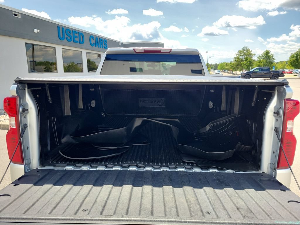 Used 2020 Chevrolet Silverado 1500 LT AWD/4WD image 8