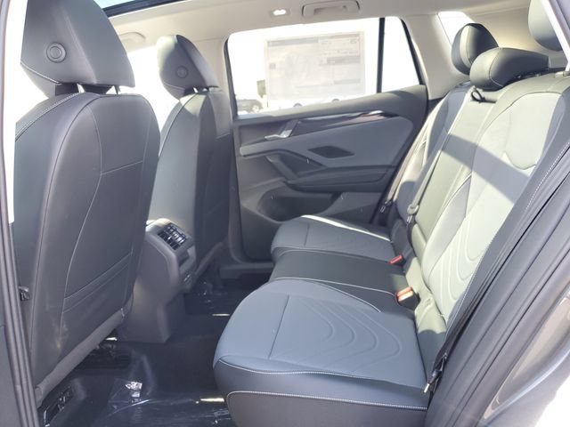 New 2026 Volkswagen Tiguan SE AWD/4WD image 9