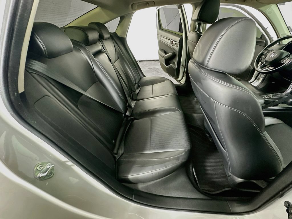 Used 2022 Honda Civic Touring image 11