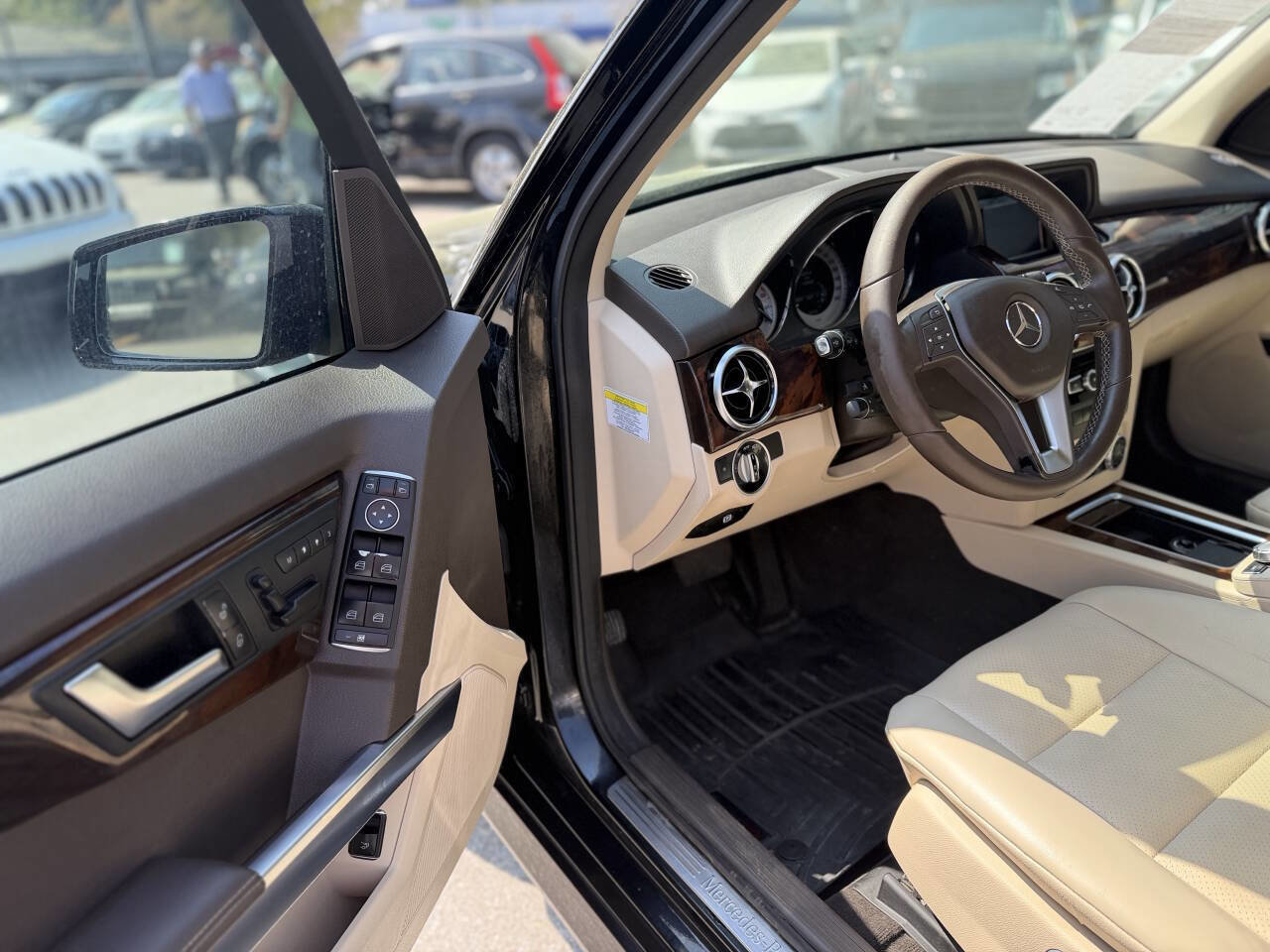 Used 2013 Mercedes-Benz GLK 350 4MATIC image 9