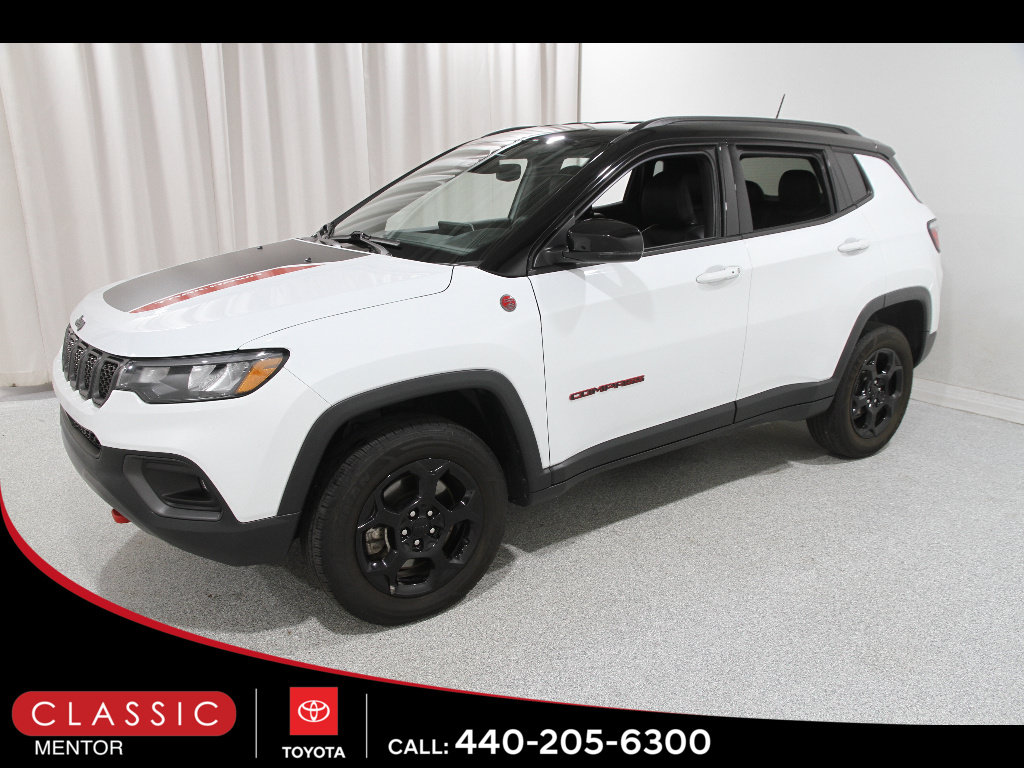 Used 2024 Jeep Compass Trailhawk AWD/4WD image 3