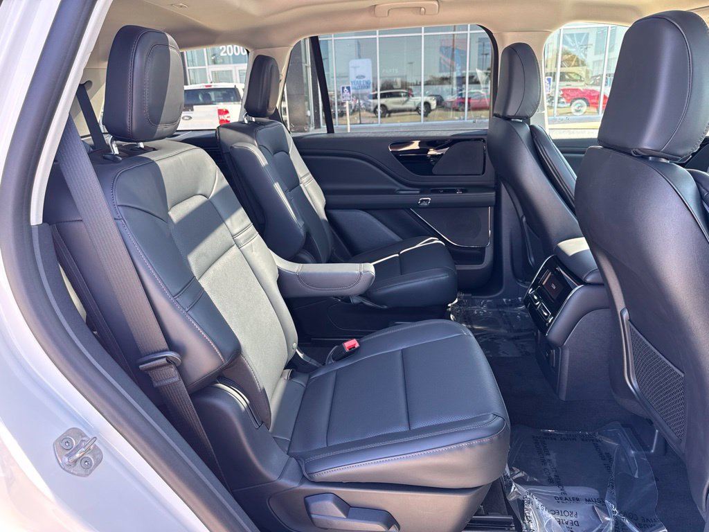 New 2027 Lincoln Aviator AWD image 13