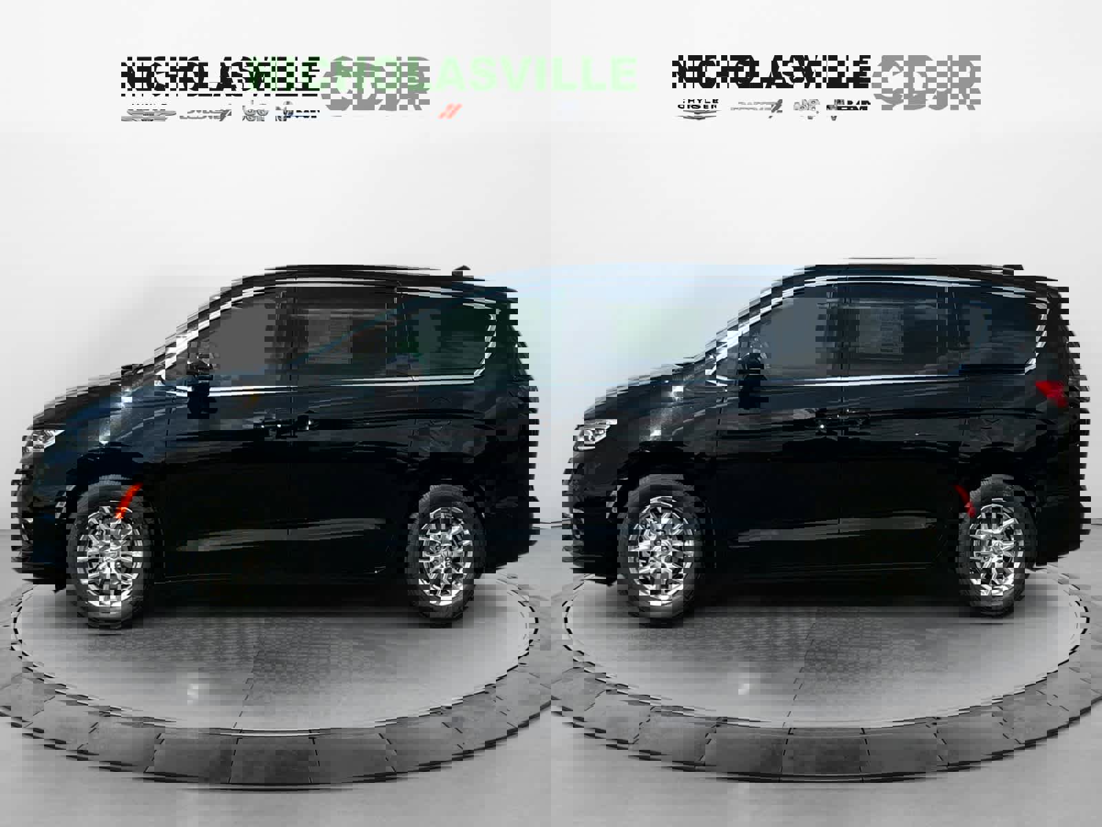 New 2025 Chrysler Pacifica Select image 3