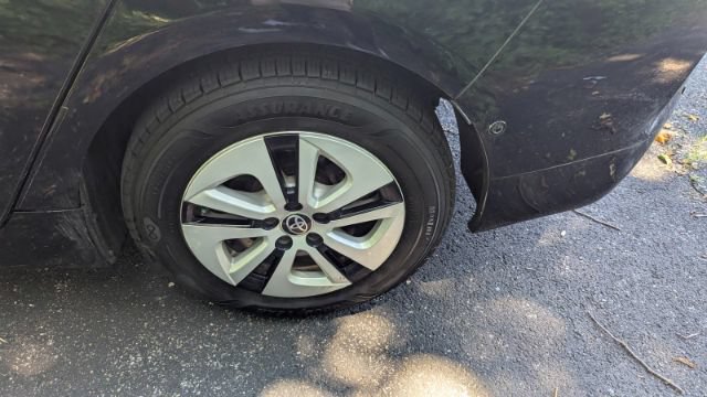 Used 2017 Toyota Prius Two w/ Prius Two Safety Plus Package FWD image 10