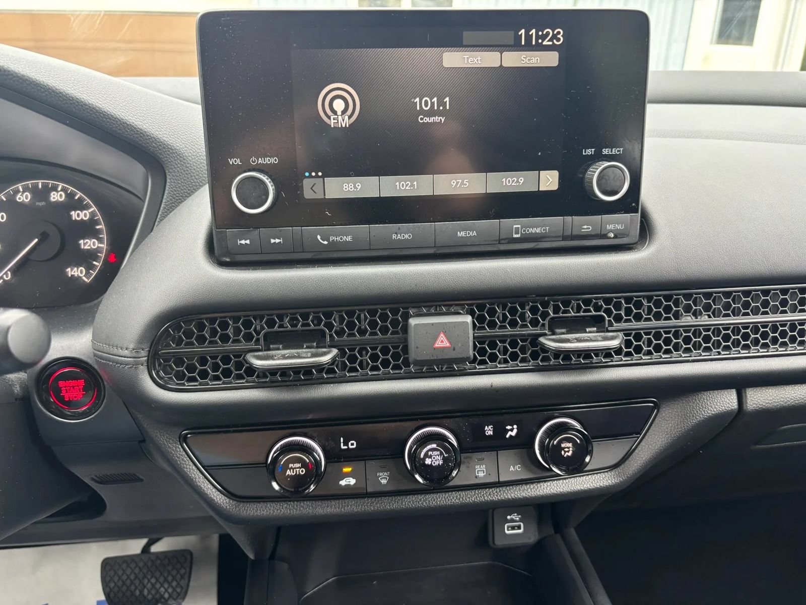 Used 2025 Honda HR-V LX image 47