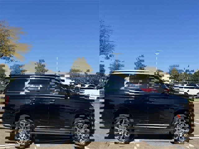 Used 2022 Cadillac Escalade Premium Luxury Platinum image 3