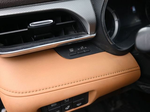 Used 2021 Toyota Highlander Platinum image 16