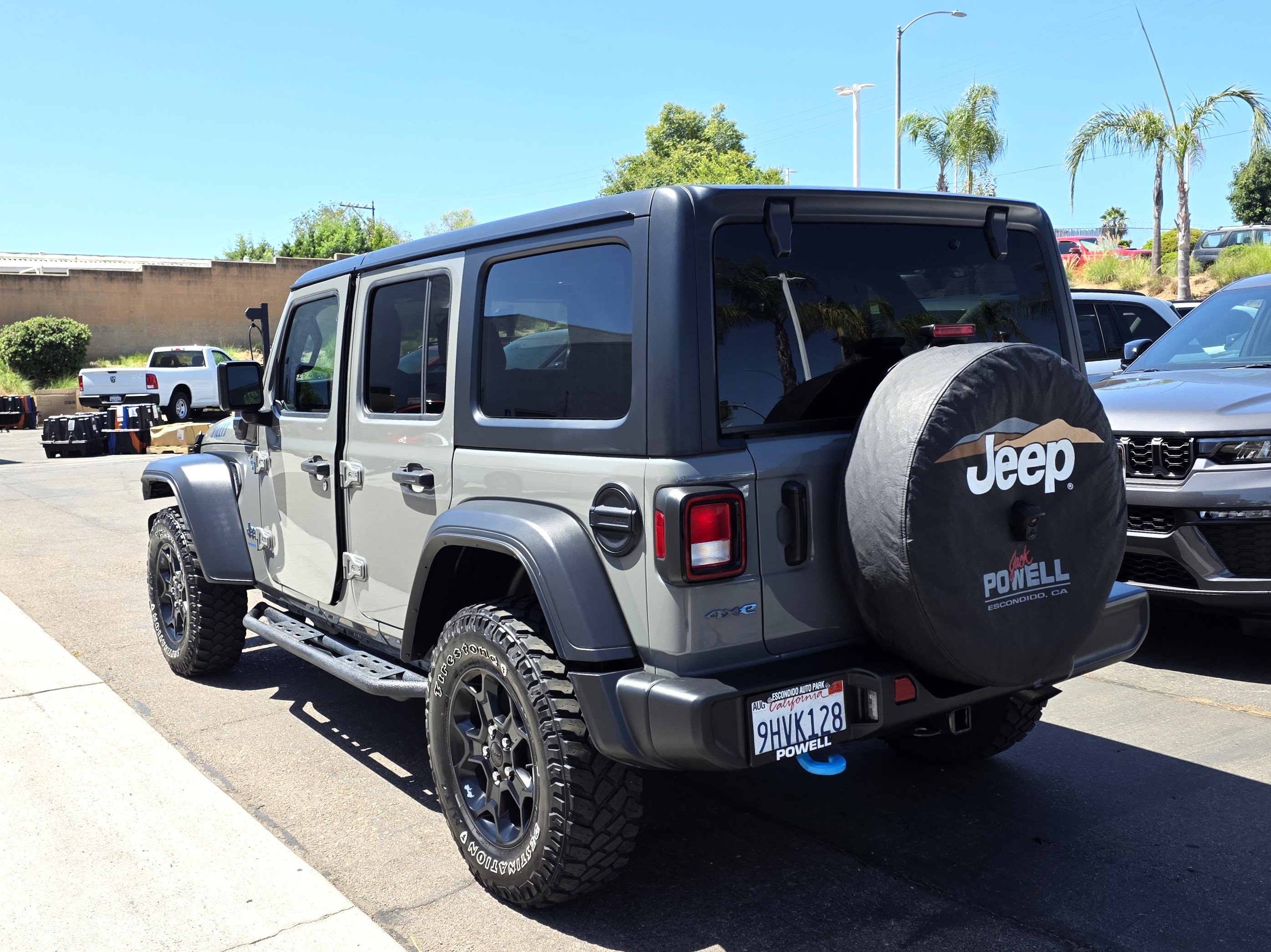 Certified 2023 Jeep Wrangler Unlimited w/ 8.4" Radio Group AWD/4WD image 3