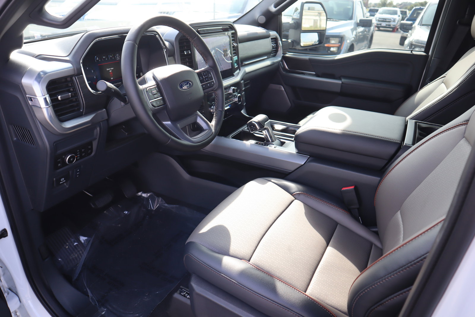 New 2025 Ford F150 Lariat w/ Equipment Group 501A Mid image 16