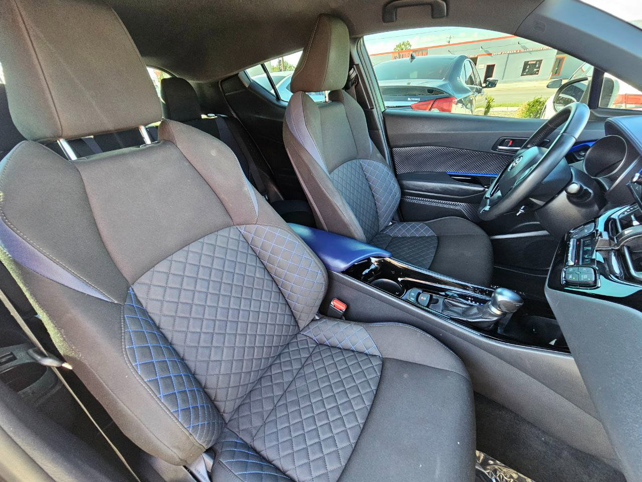 Used 2020 Toyota C-HR XLE image 18