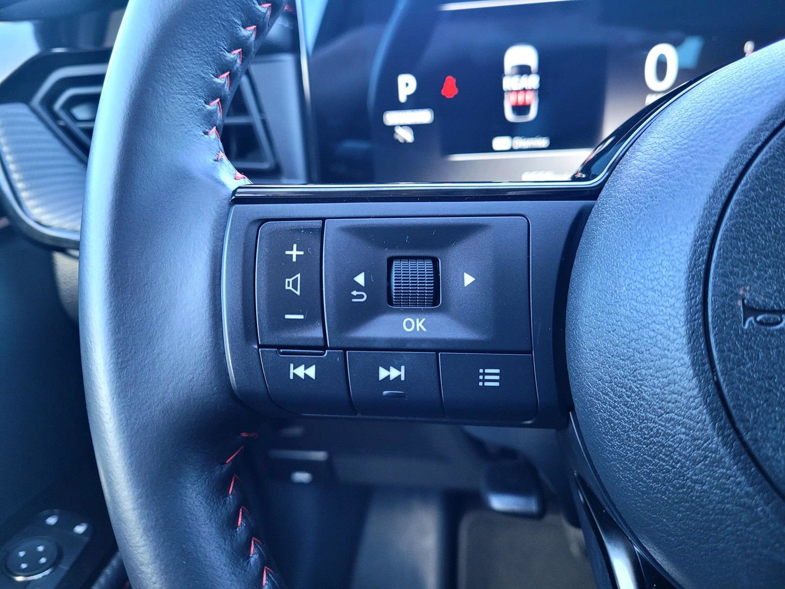 Used 2025 Nissan Kicks SR FWD image 30