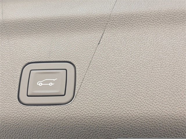 New 2025 Chevrolet Suburban Premier image 15