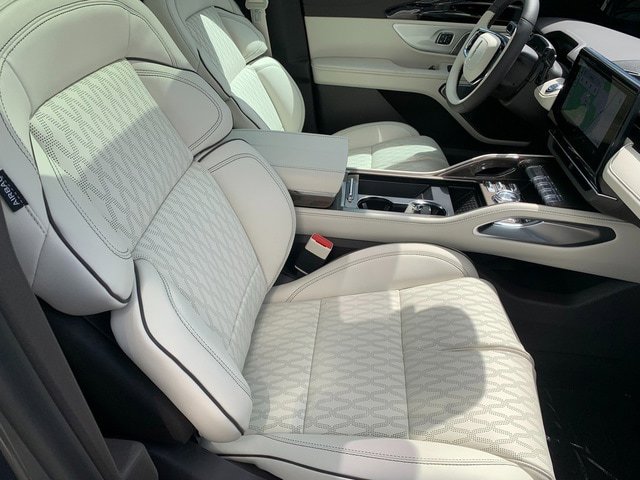 New 2026 Lincoln Nautilus Black Label w/ Jet Appearance Package AWD/4WD image 18