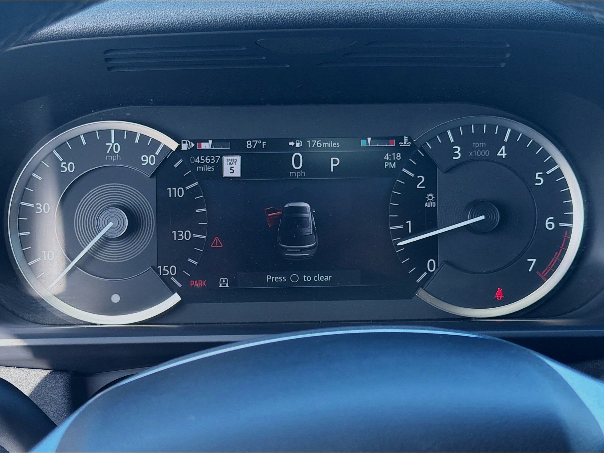 Used 2023 Land Rover Discovery S image 9